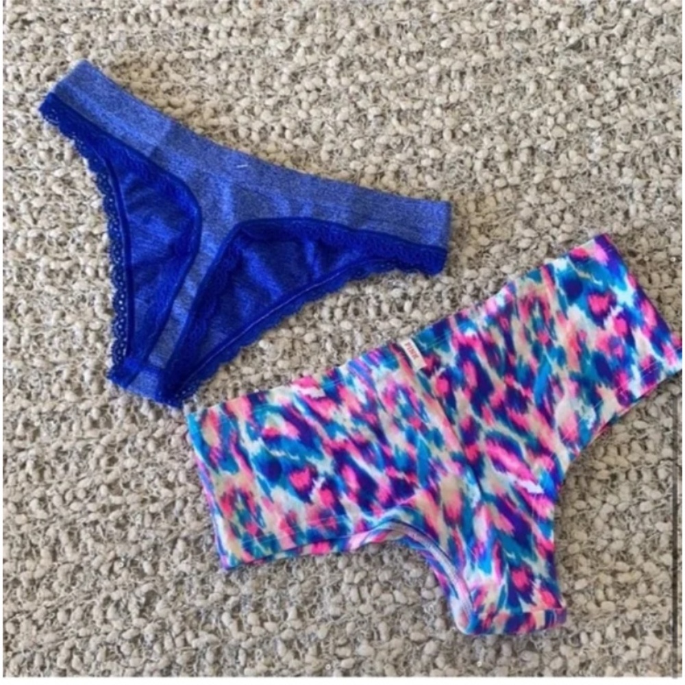 🪞 NWT bundle of VS printed cheeky and thong pantie set of 2 - Picture 3 of 4
